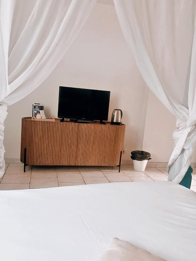 Nuit En Brenne Hotel Le Blanc Bagian luar foto
